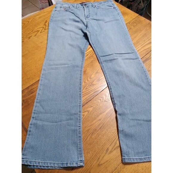 GLORIA VANDERBILT Jeans Women 12 BLUE Light Preowned Summer Winter Work FLARE ? - Picture 1 of 12